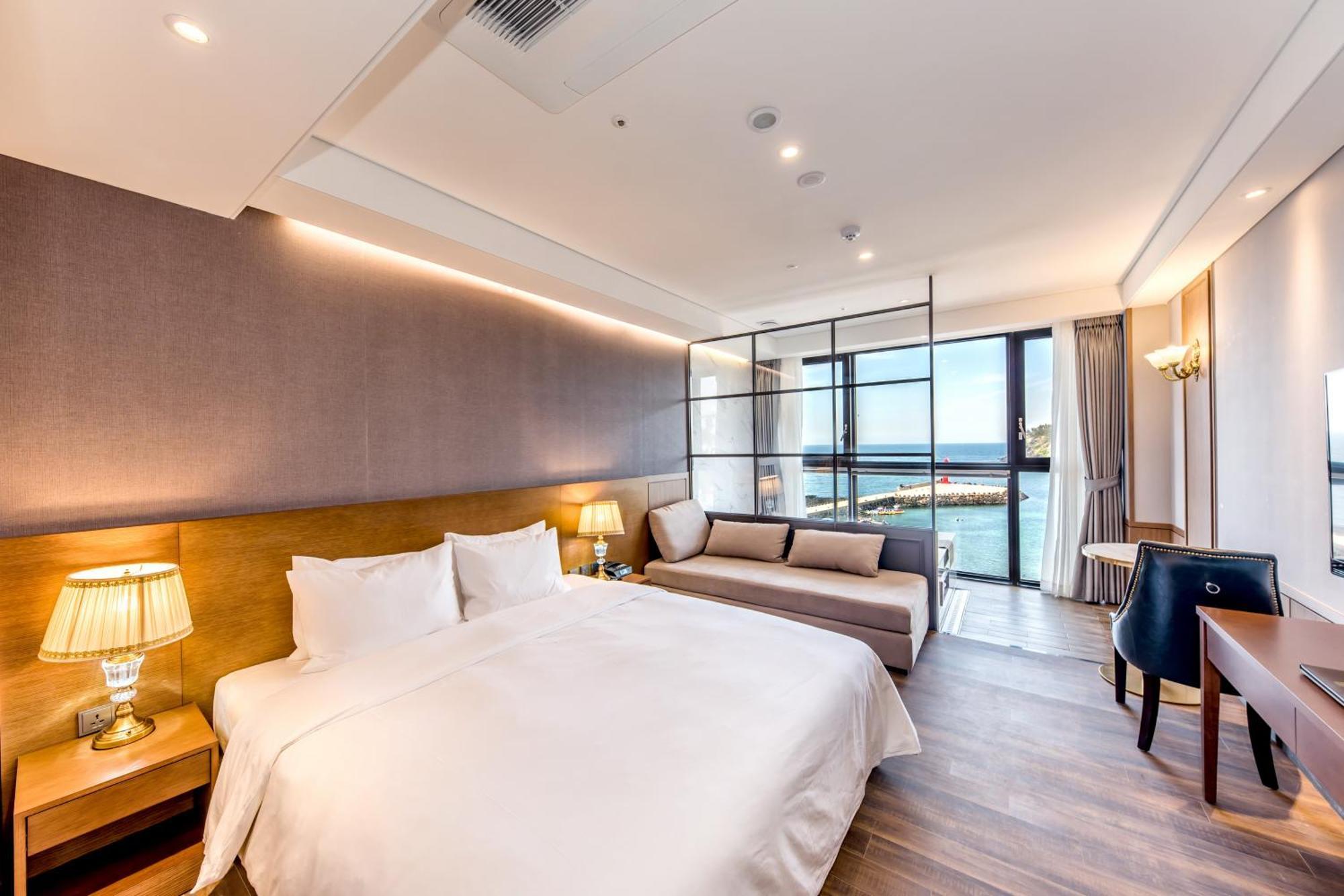 Dyne Oceano 4*
